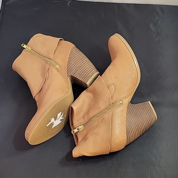 NINE WEST WOMEN"S POINTED TOE BLOCK HEEL SIDE ZIPPER CLOSURE ANKLE BOOT - Picture 10 of 13